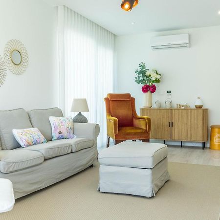 Beach Front Villa ปอนตาเดลกาดา ภายนอก รูปภาพ