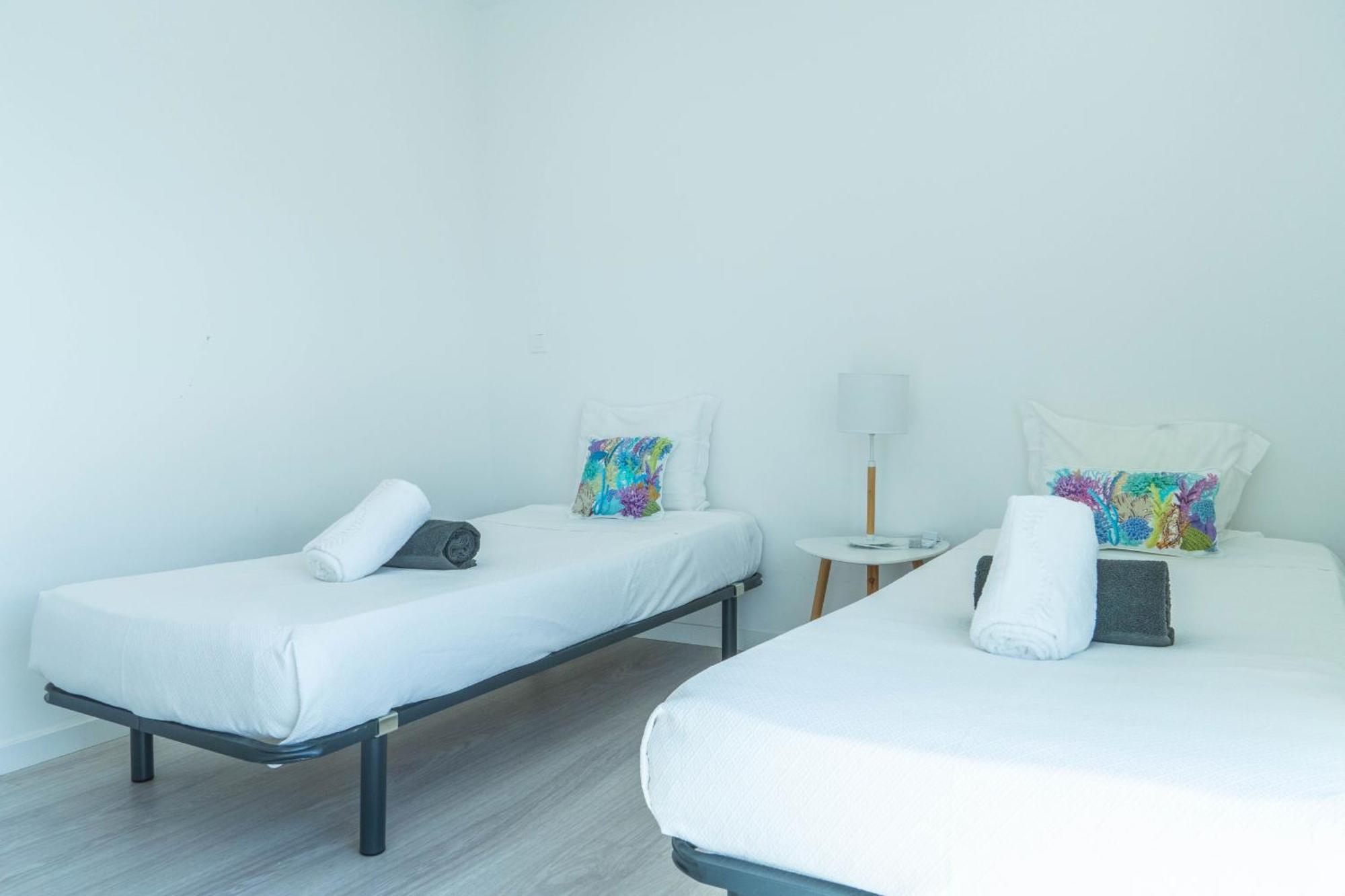 Beach Front Villa ปอนตาเดลกาดา ภายนอก รูปภาพ