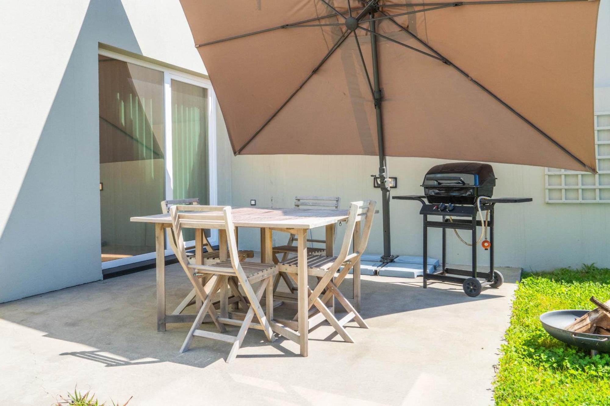 Beach Front Villa ปอนตาเดลกาดา ภายนอก รูปภาพ